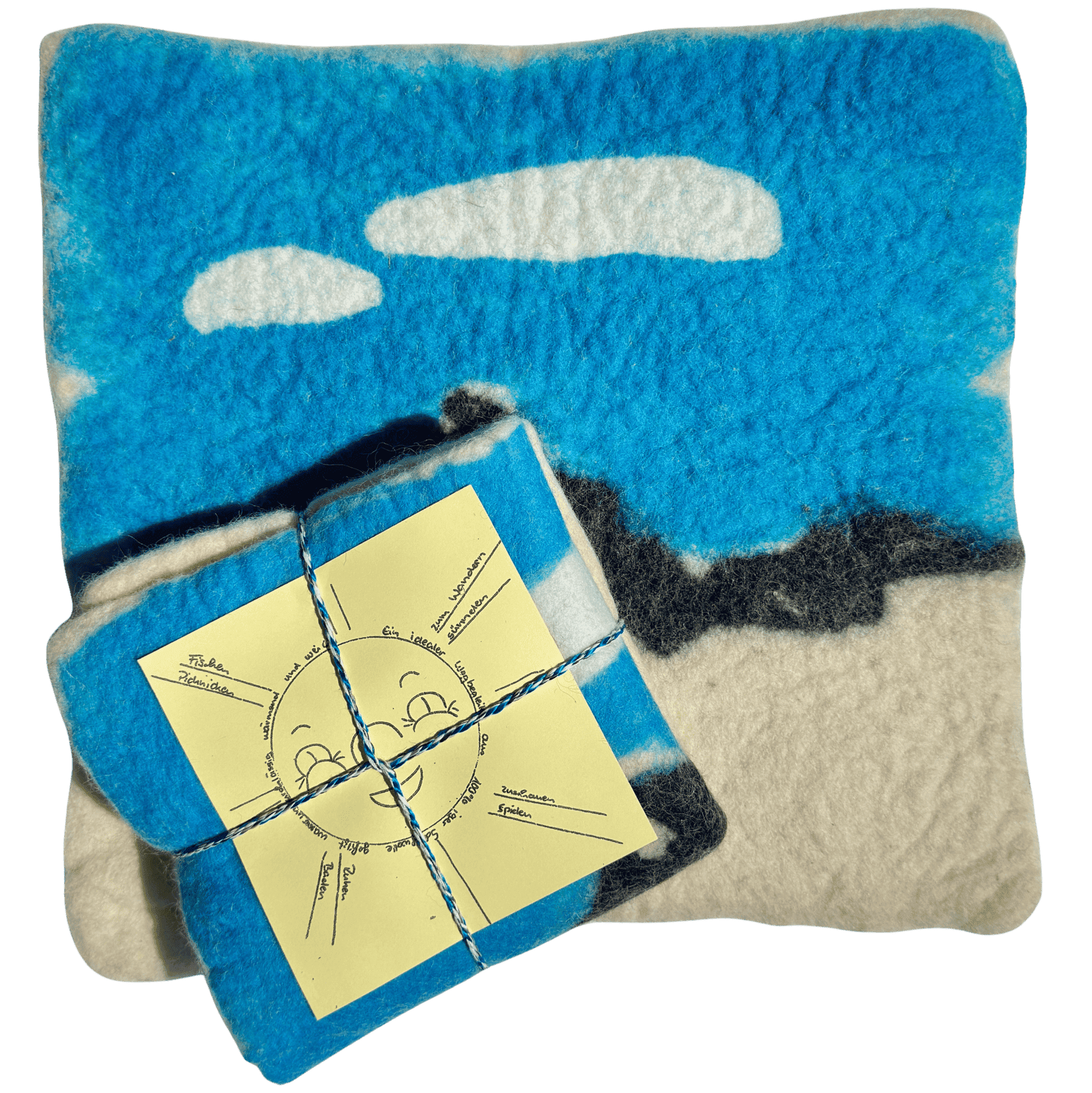 Sitzunterlage aus Schurwolle handgefilzt blau wanderblaetz-sitzunterlagen-logo-proalps-filz-schurwolle-uri-2-min