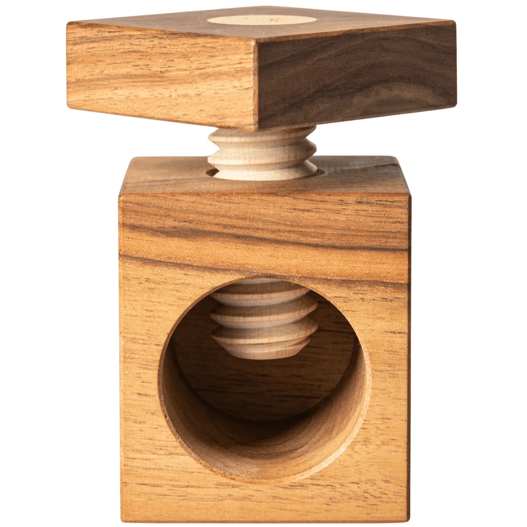 nussknacker-ergonomisch-nussbaumholz-schweiz-handwerk